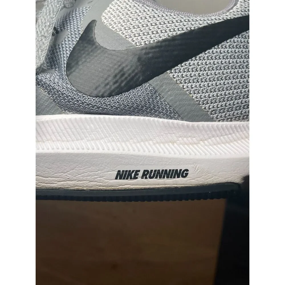 Nike Run Swift Men's Sz 10 Gray Black Running Athletic Shoes Sneakers 908989-002